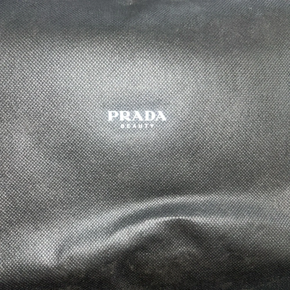 Prada Beauty Green Clutch Bag Cosmetic Pouch Travel Bag New with Dust Bag